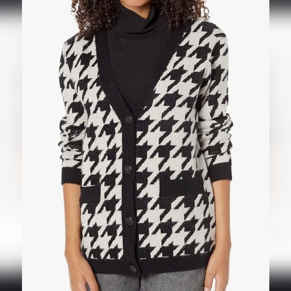 Steve Madden Black and White Houndstooth Cardigan - Picture 1 of 16